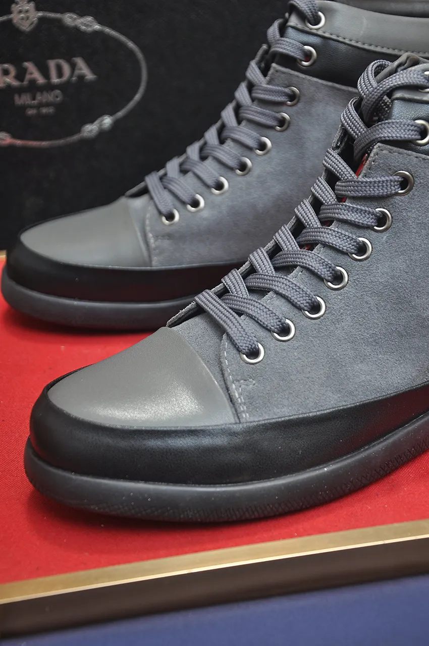 Men's shoes💰480💶【Prada】Trendy brand💞Mainly promote popular models, avant-garde and versatile fashionable men's shoes private version molding, 1:1 replica with glue splicing... Stylish and simple, original imported cowhide foot pads; the atmosphere and personality are more fashionable, eye-catching and pursuing class. It will subvert the old idea and be a must-have for fashionistas who want to spend time with you! Must keep it! High and comfortable but low, high-end quality workmanship. Code number: 38-45 (45 customized)